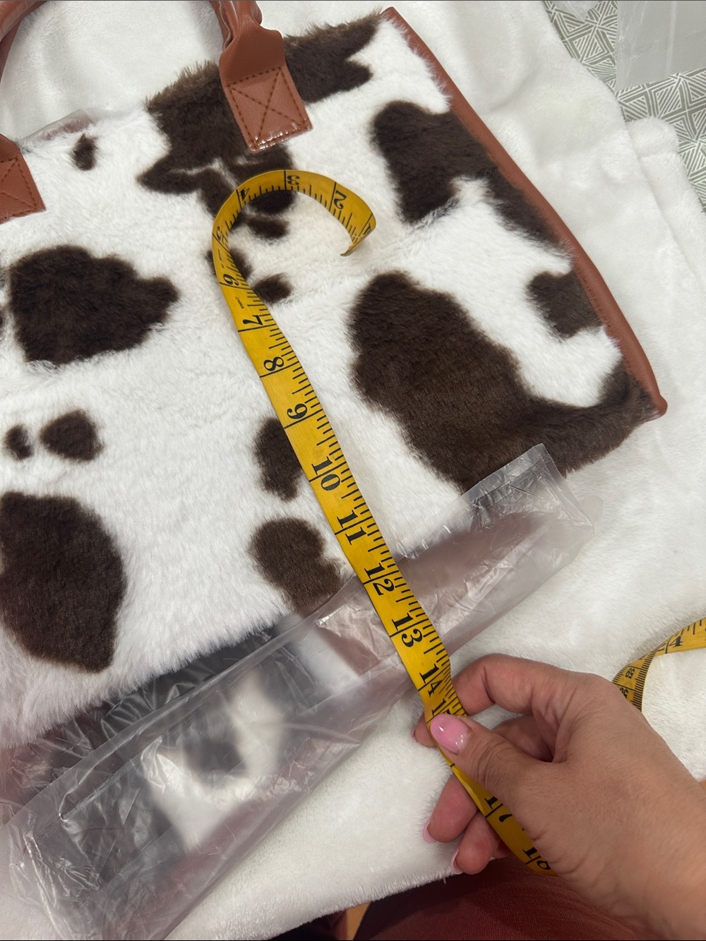 SHEIN Brown & White Cowhide Faux-Fur Tote - Picture 8 of 9